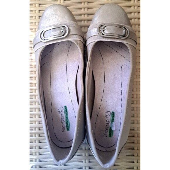 Baretraps Women's 7.5 Markie Beige Round Toe Flats FLAW - Picture 7 of 11